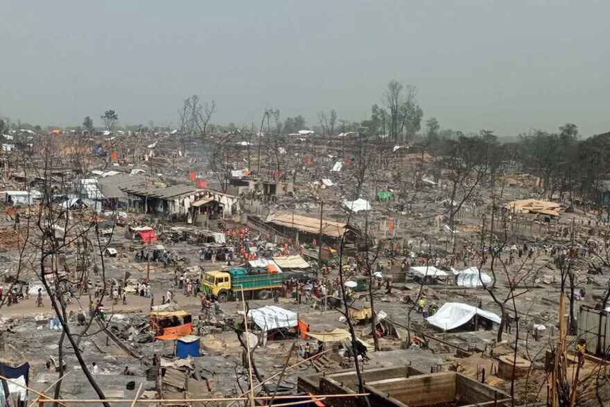 Das nach dem Brand zerstörte Rohingya-Flüchtlingscamp Cox's Bazar in Bangladesch Das nach dem Brand zerstörte Rohingya-Flüchtlingscamp Cox's Bazar in Bangladesch