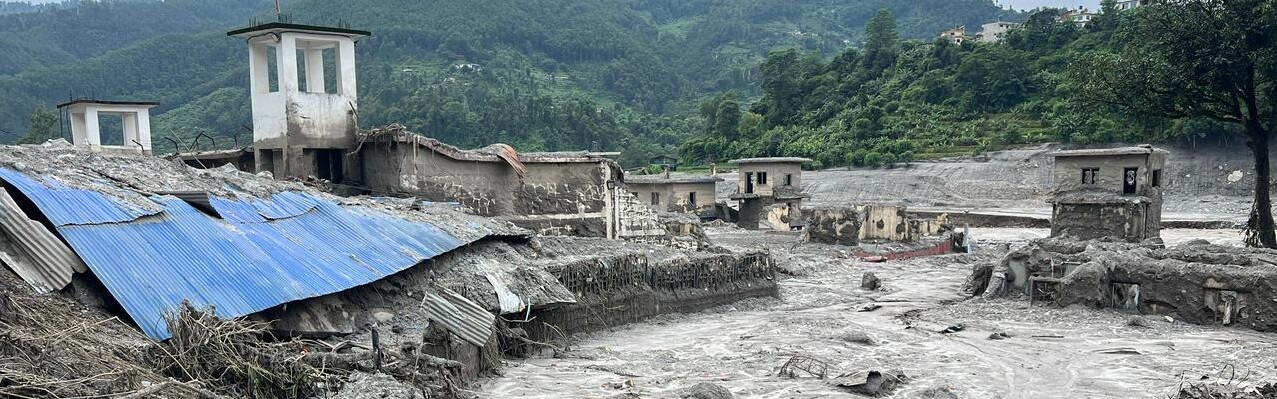 Schlamm und Wassermassen haben viele Häuser in Nepal zerstört Schlamm und Wassermassen haben viele Häuser in Nepal zerstört