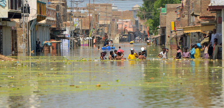Der Monsun hat in Pakistan viele Straßen zerstört Der Monsun hat in Pakistan viele Straßen zerstört