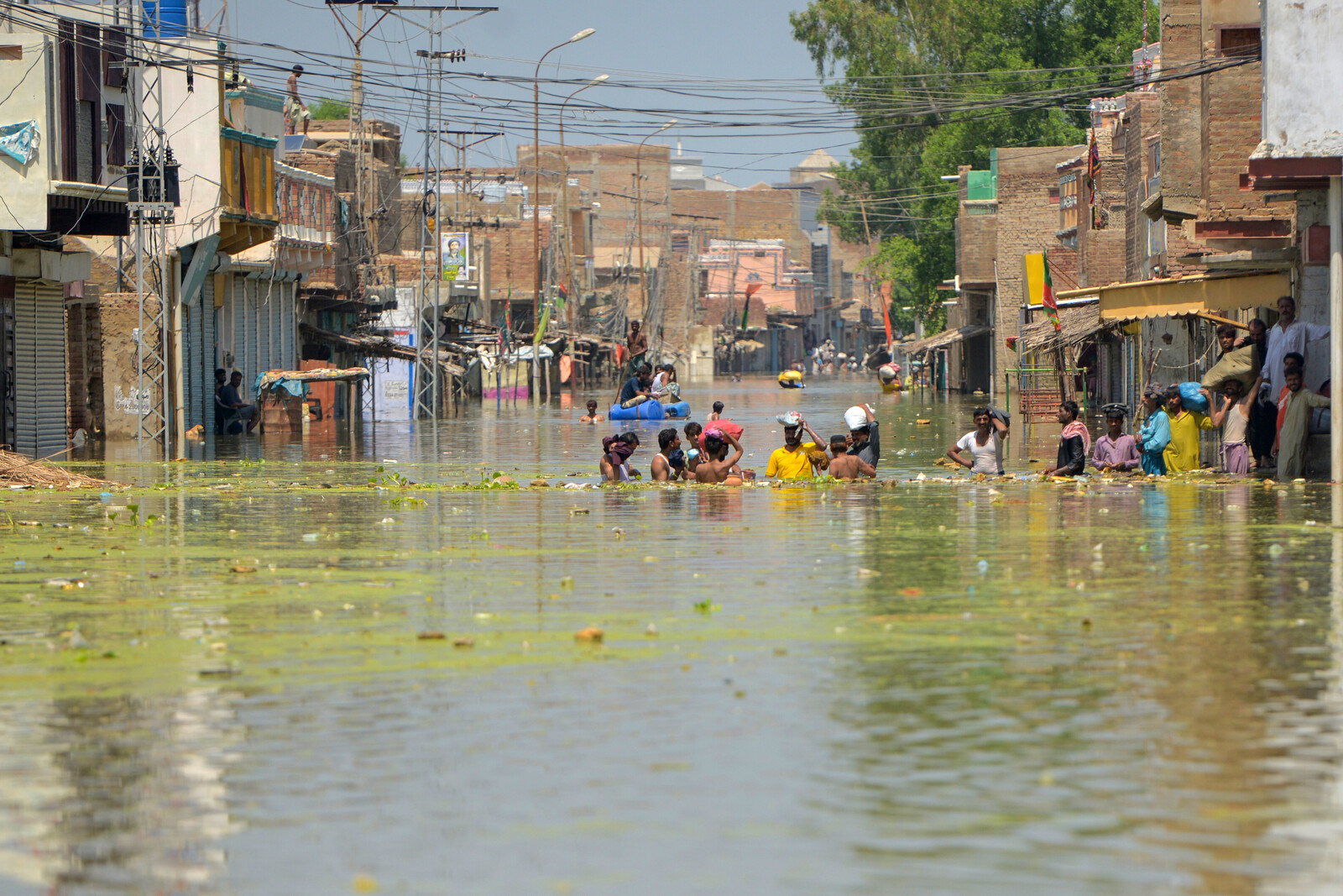 Der Monsun hat in Pakistan viele Straßen zerstört
