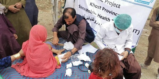 Nach dem Erdbeben in Afghanistan versorgen Teams der Johanniter die Verletzten 