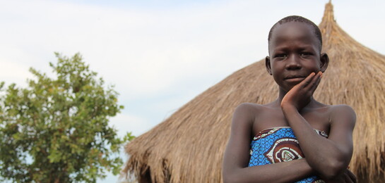 Ein Mädchen aus dem Südsudan in Uganda
