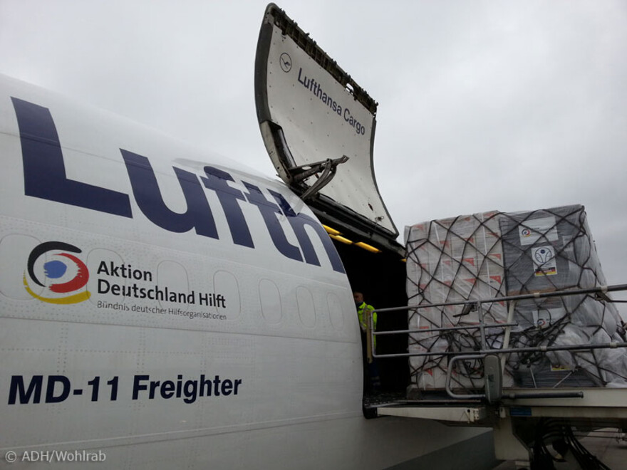 Sonderflug mit Hilfsgütern auf dem Weg nach Manila