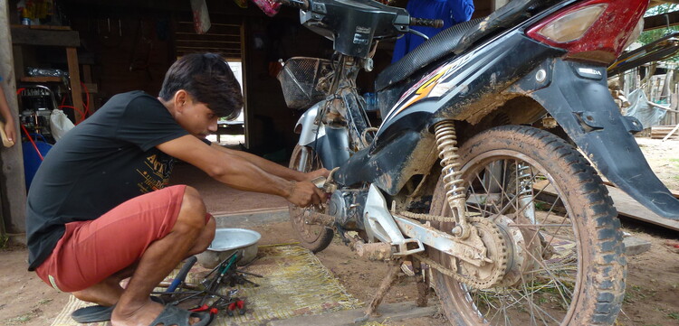 An Chandii kann als gelernter Mechaniker seine Familie ernähren