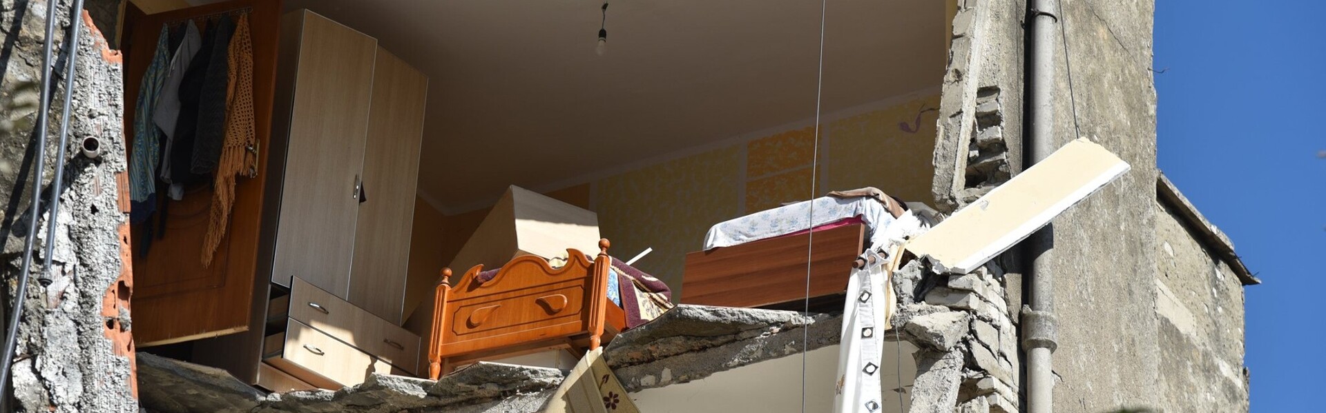 Zerstörtes Haus nach schwerem Erdbeben in Albanien