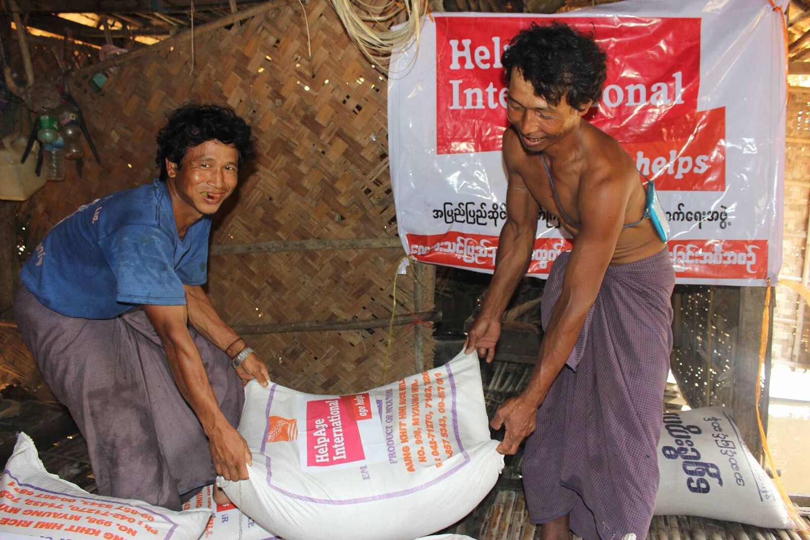 Myanmar Überschwemmung Flut Verteilung Hilfsgüter Nahrung