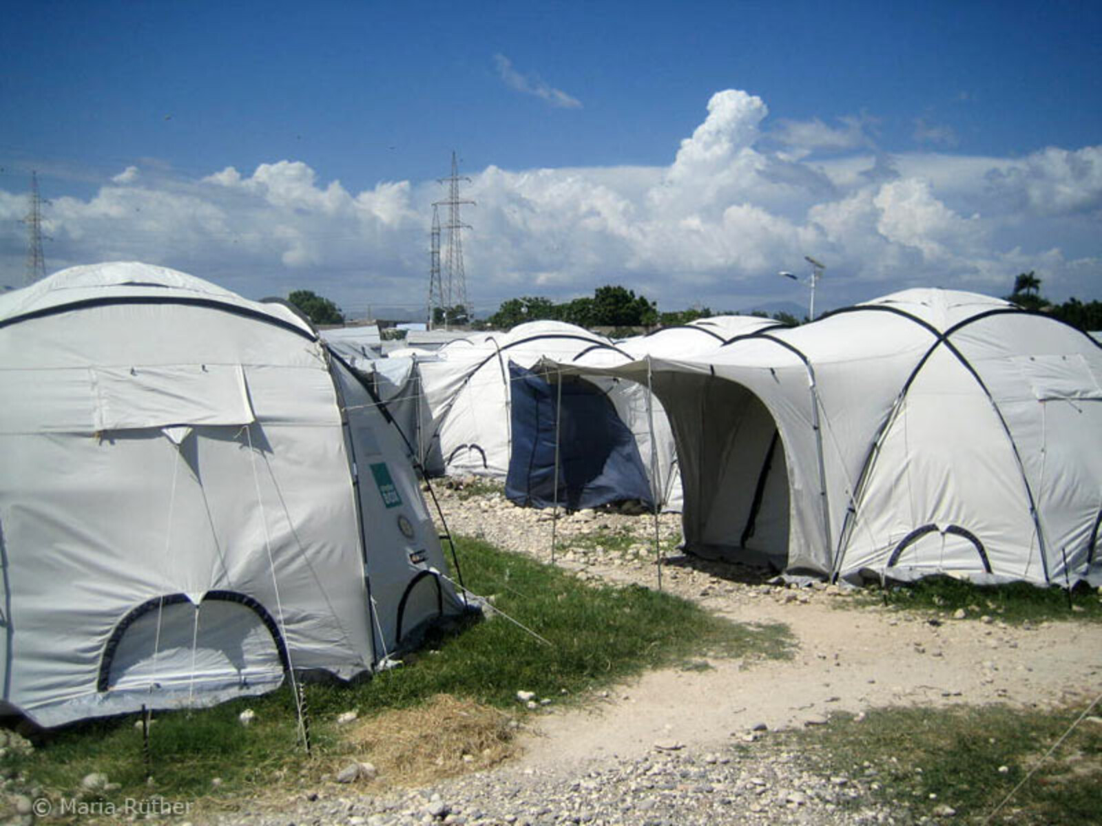 Über 10.000. Menschen leben in diesem Camp.