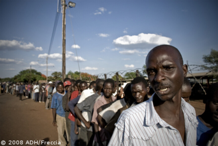 Simbabwe: Flüchtlingsstrom von Simbabwe nach Südafrika