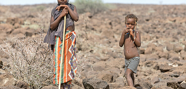 Menschen in vielen Teilen der Welt bekommen die Folgen des Klimawandels zu spüren - auch Kinder wie diese in Äthiopien