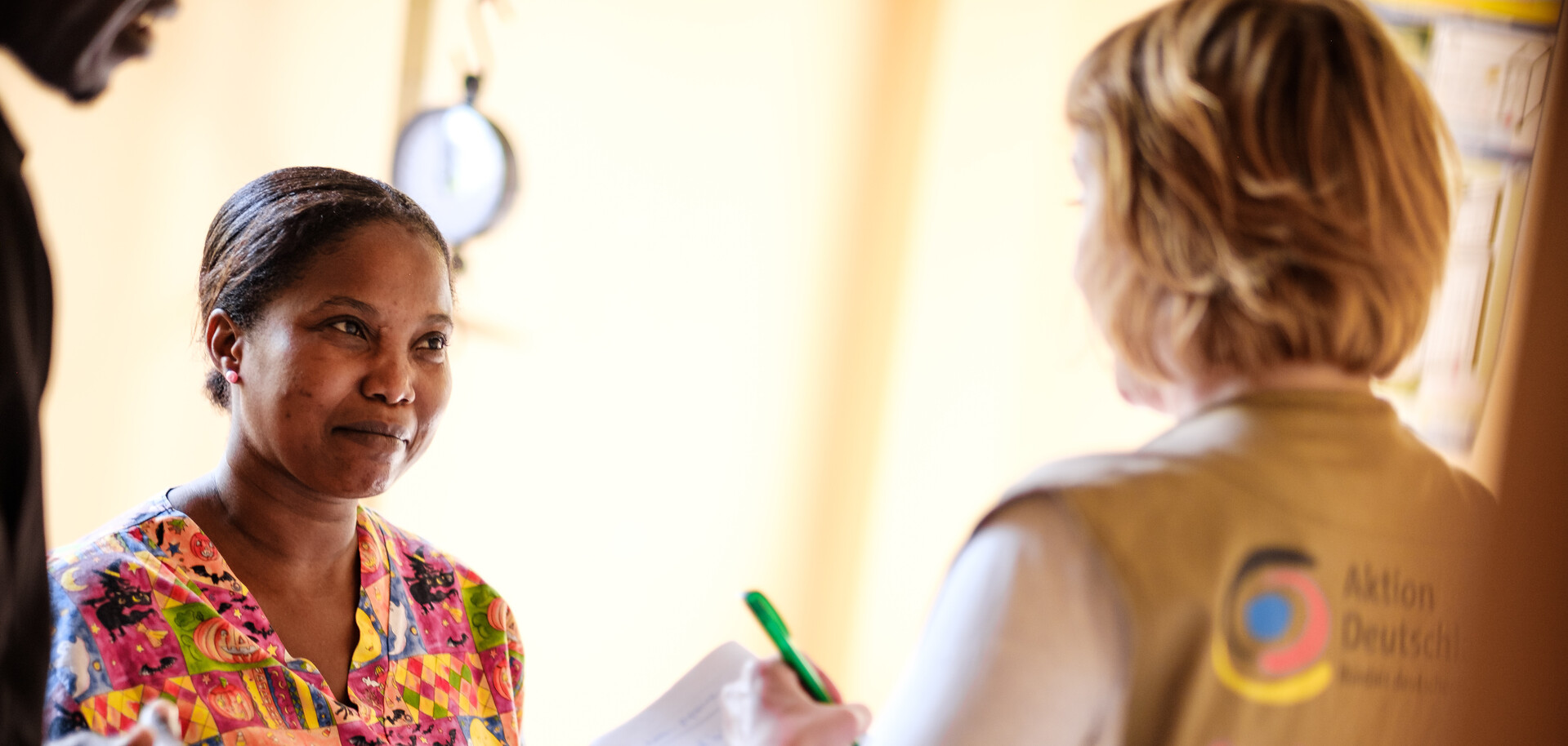 Aktion Deutschland Hilft setzt Spenden nachhaltig und wirksam ein, um Menschen in Not - wie dieser Frau in Haiti - helfen zu können.
