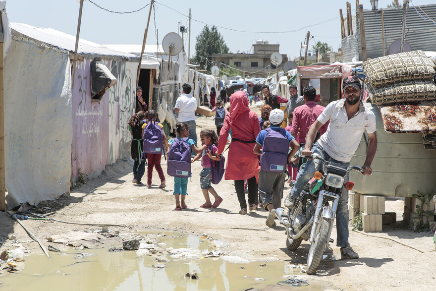 Syrische Flüchtlinge in einem Flüchtlingscamp in Libanon Syrische Flüchtlinge in einem Flüchtlingscamp in Libanon
