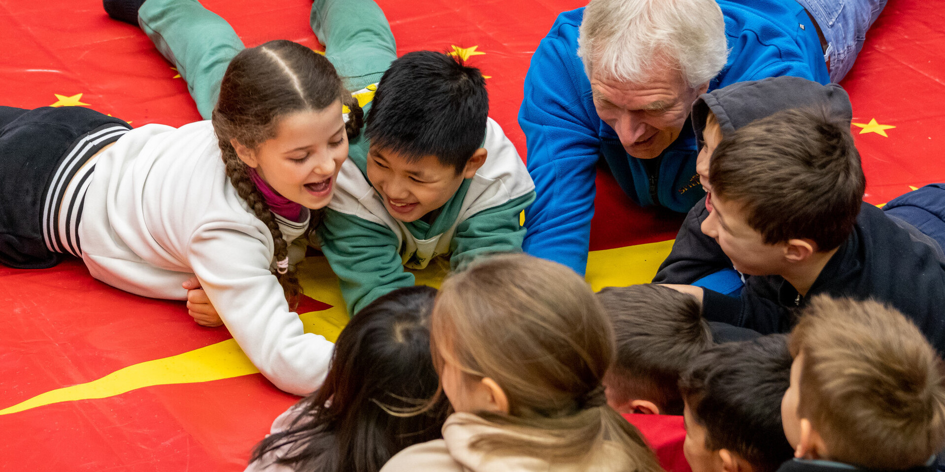 Hilfsprojekt für geflüchtete Kinder nach Flucht aus der Ukraine in Deutschland Hilfsprojekt für geflüchtete Kinder nach Flucht aus der Ukraine in Deutschland