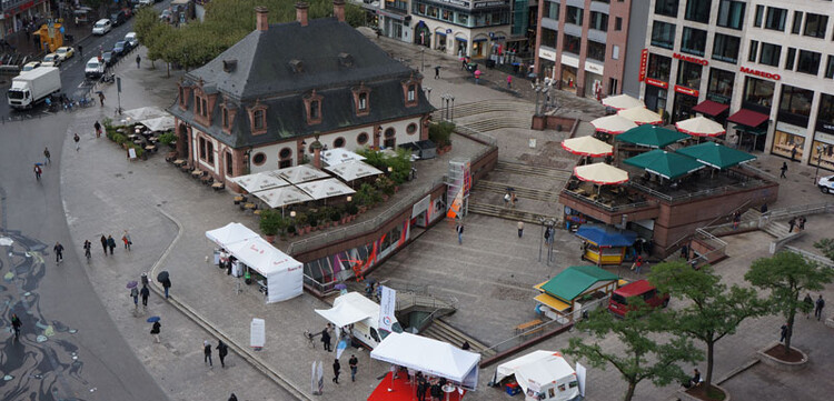 In Frankfurt stand unser Infomobil direkt an der Hauptwache