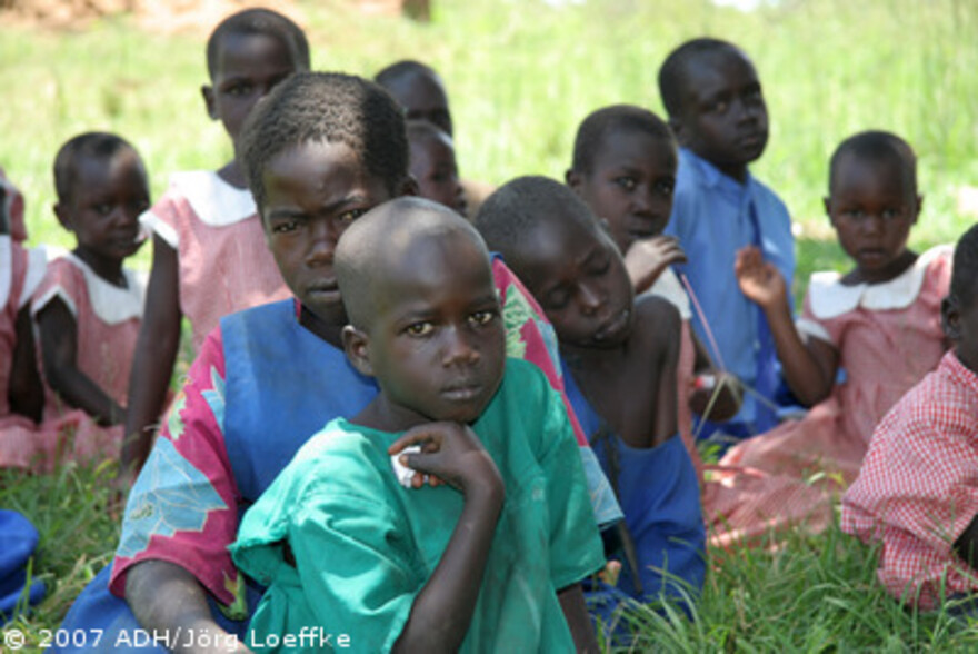 Flut Afrika: Kinder im Schatten
