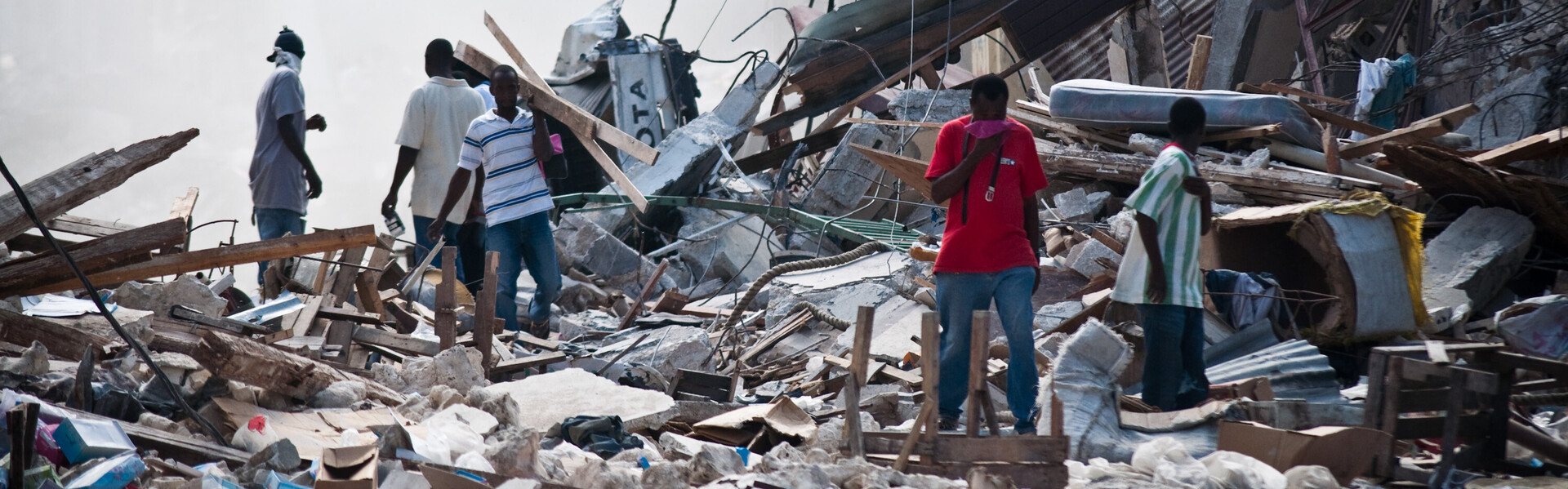 Überlebende in Port-au-Prince nach dem schweren Erdbeben in Haiti 2010