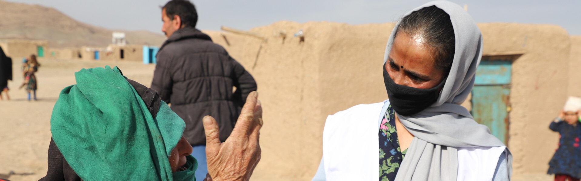 Asuntha Charles von der Hilfsorganisation World Vision in einem Projekt in Afghanistan