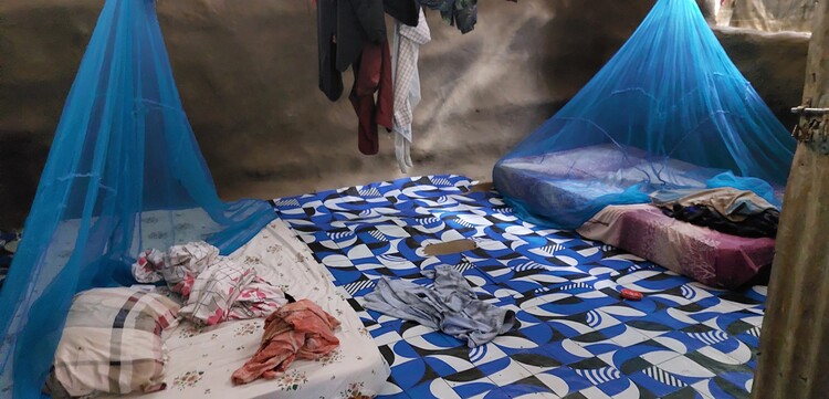 Ein Schlafplatz im Geflüchtetencamp Kakuma in Kenia Ein Schlafplatz im Geflüchtetencamp Kakuma in Kenia