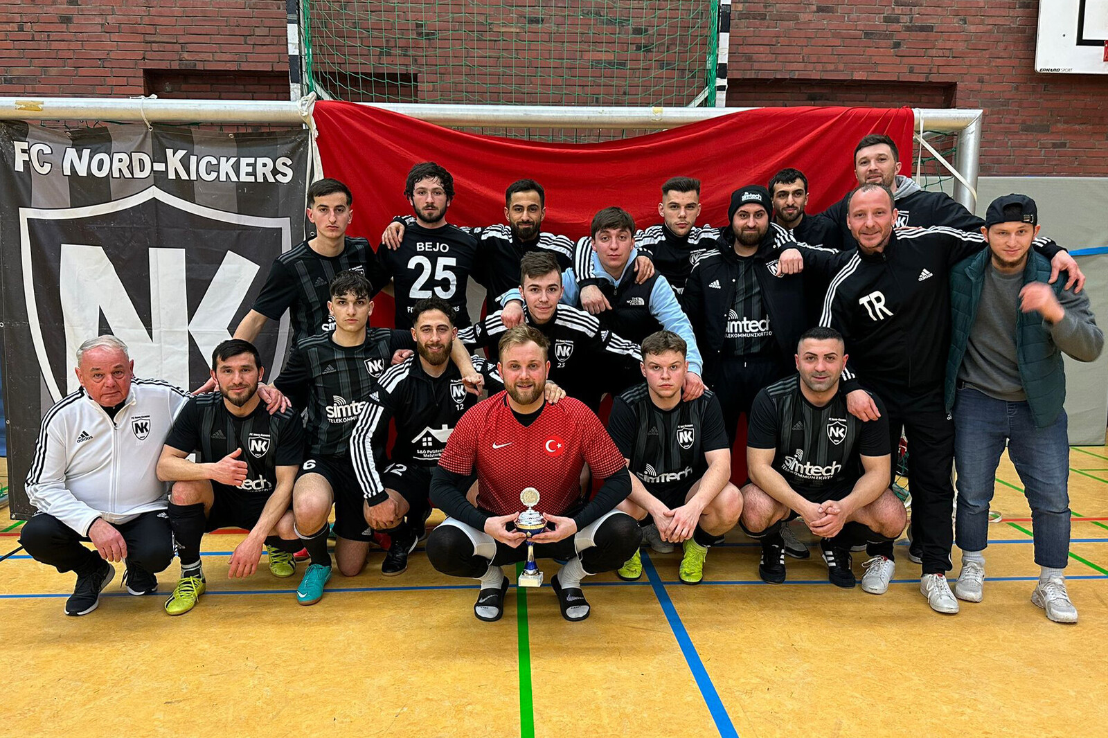 Moin FC ist ein Fußballverein, der sich für das Zusammenkommen und für die Gemeinschaft einsetzt