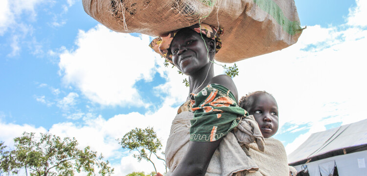 Eine Frau & ein Kind in Uganda