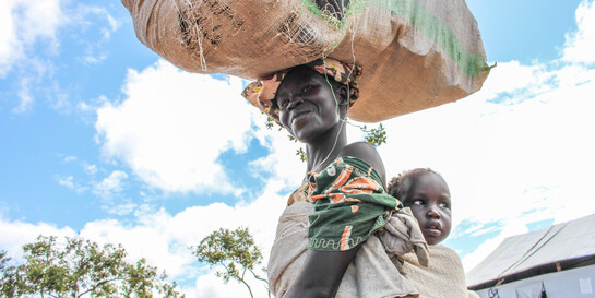 Eine Frau & ein Kind in Uganda