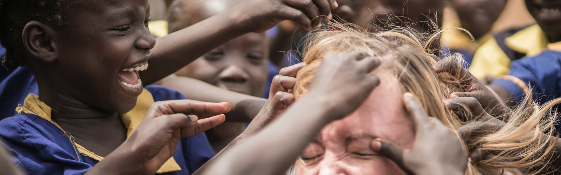 Kai Kappes mit Kindern im Südsudan