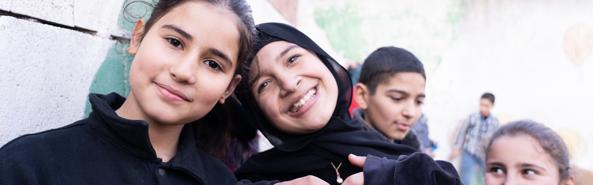 Zwei Mädchen im Libanon