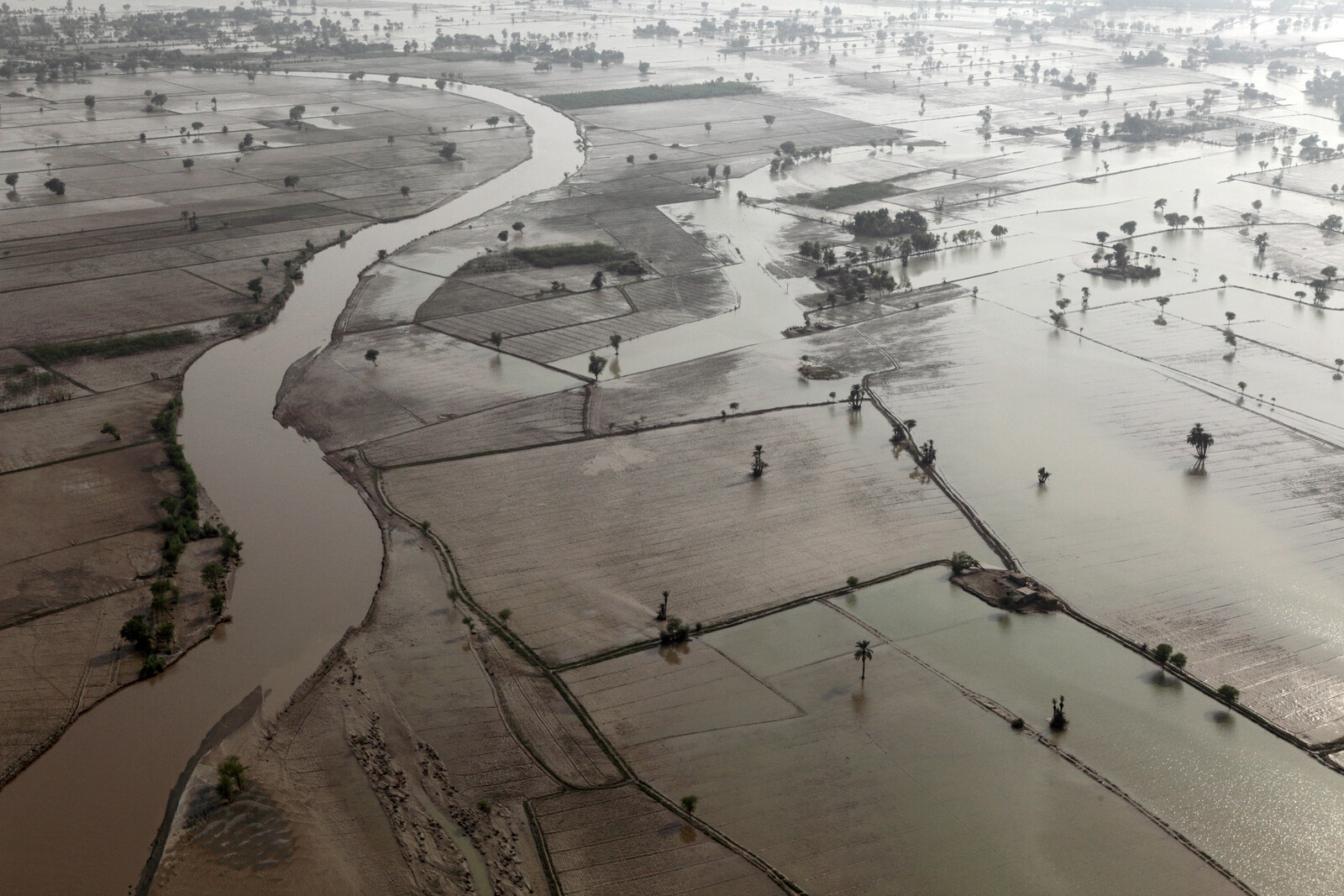 Ein Luftbild von der Flut in Pakistan 2010