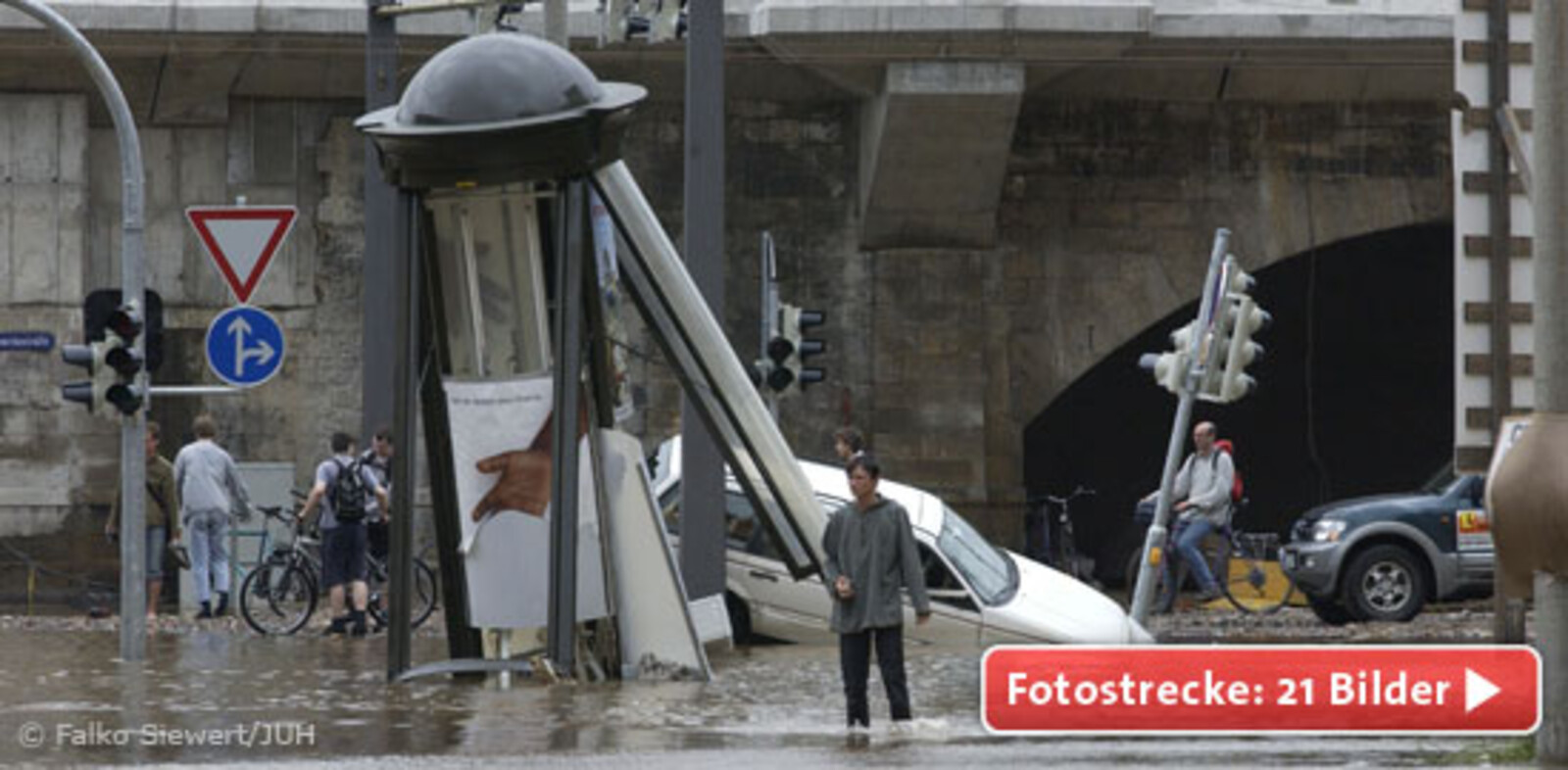 Die Elbe und viele ihrer Nebenflüsse treten über die Ufer