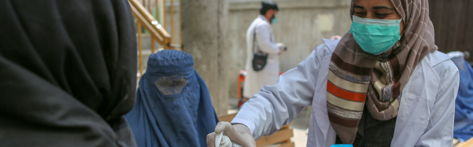Unser Bündnispartner action medeor stellt den Menschen aus Afghanistan medizinische Hilfe zur Verfügung