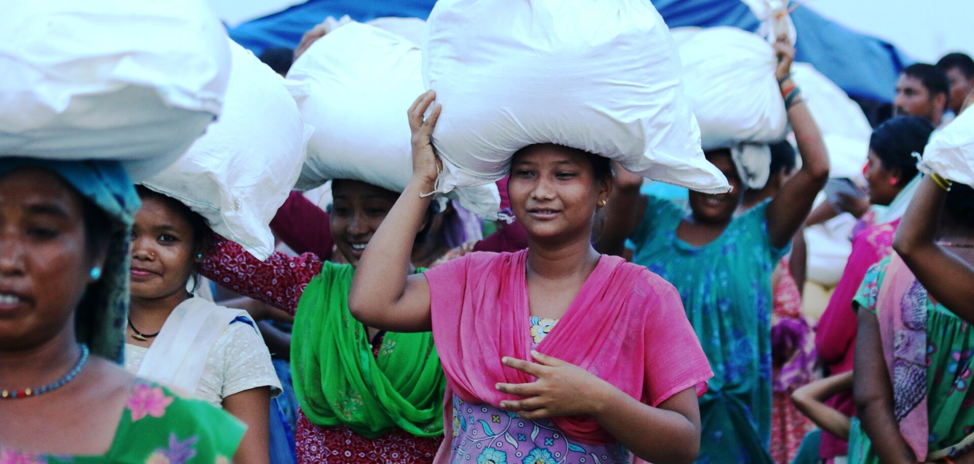 Unsere Bündnisorganisation CARE verteilt in Nepal Hilfsgüter Unsere Bündnisorganisation CARE verteilt in Nepal Hilfsgüter