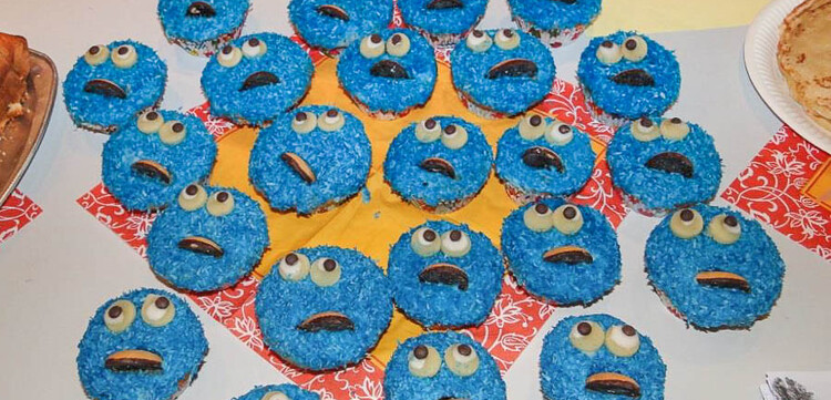 Krümelmonstermuffins der Schüler aus dem Berufskolleg Siegburg Krümelmonstermuffins der Schüler aus dem Berufskolleg Siegburg