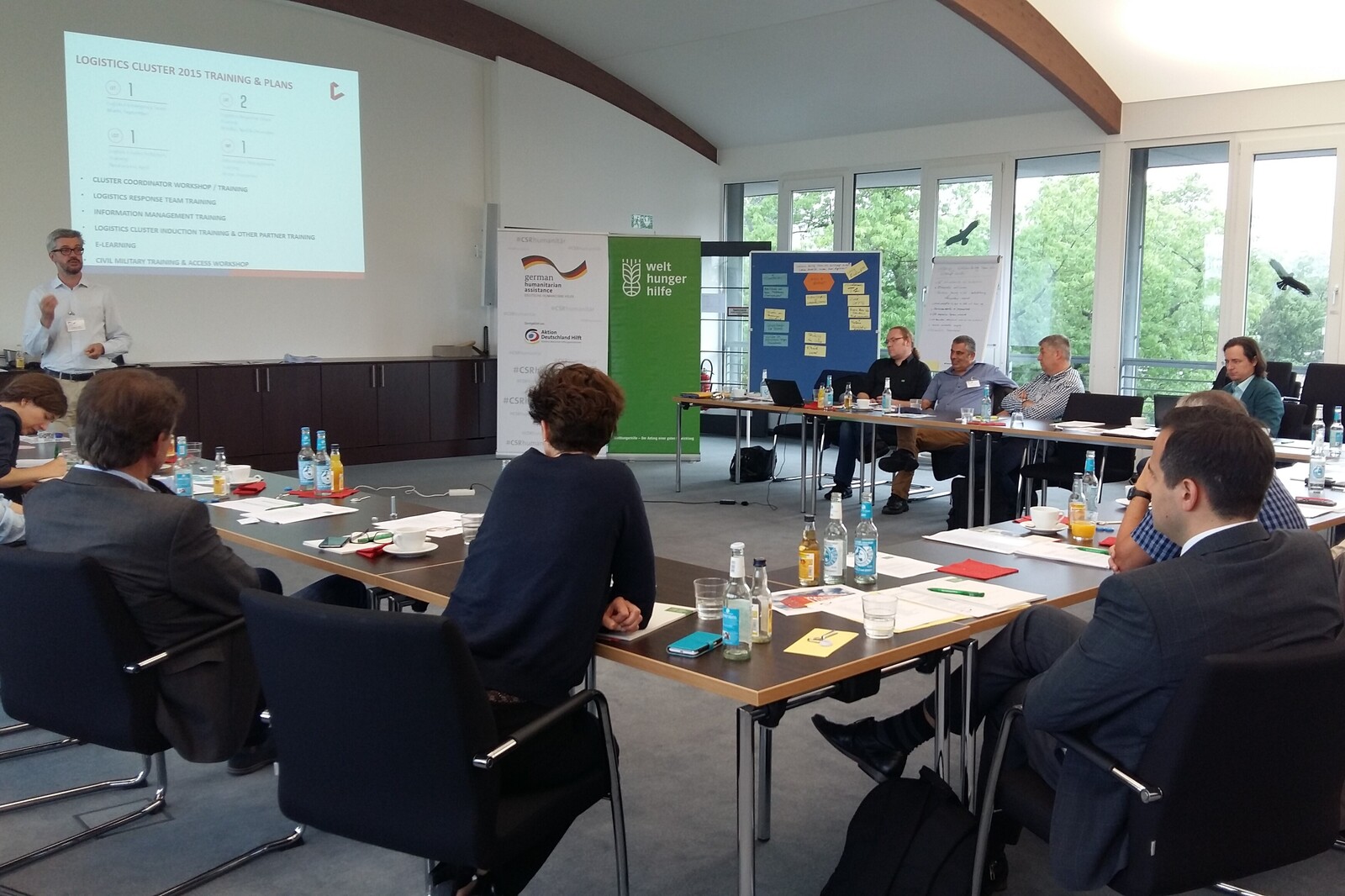 Stephen Cahill informierte über die koordinierende Rolle sowie Trainingsangebote des Global Logistics Cluster. Stephen Cahill informierte über die koordinierende Rolle sowie Trainingsangebote des Global Logistics Cluster.