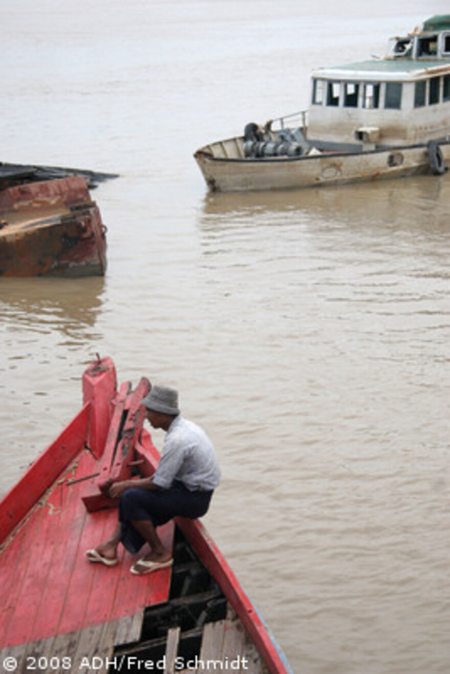 Zyklon in Birma: Boote