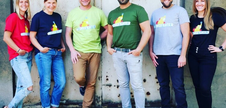 Die Kollektion #covidfighter ist auf online erhältlich; ein Teil des Erlöses geht an Aktion Deutschland Hilft Die Kollektion #covidfighter ist auf online erhältlich; ein Teil des Erlöses geht an Aktion Deutschland Hilft