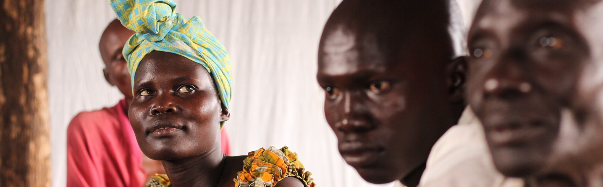 Frauen und Männer in Uganda, wo nun erste Fälle von Ebola bekannt werden
