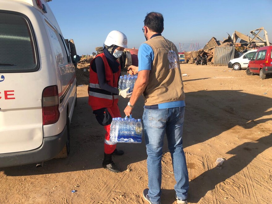 Beirut nach der Explosion: Ein Helfer unserer Bündnisorganisation ADRA im Einsatz Beirut nach der Explosion: Ein Helfer unserer Bündnisorganisation ADRA im Einsatz