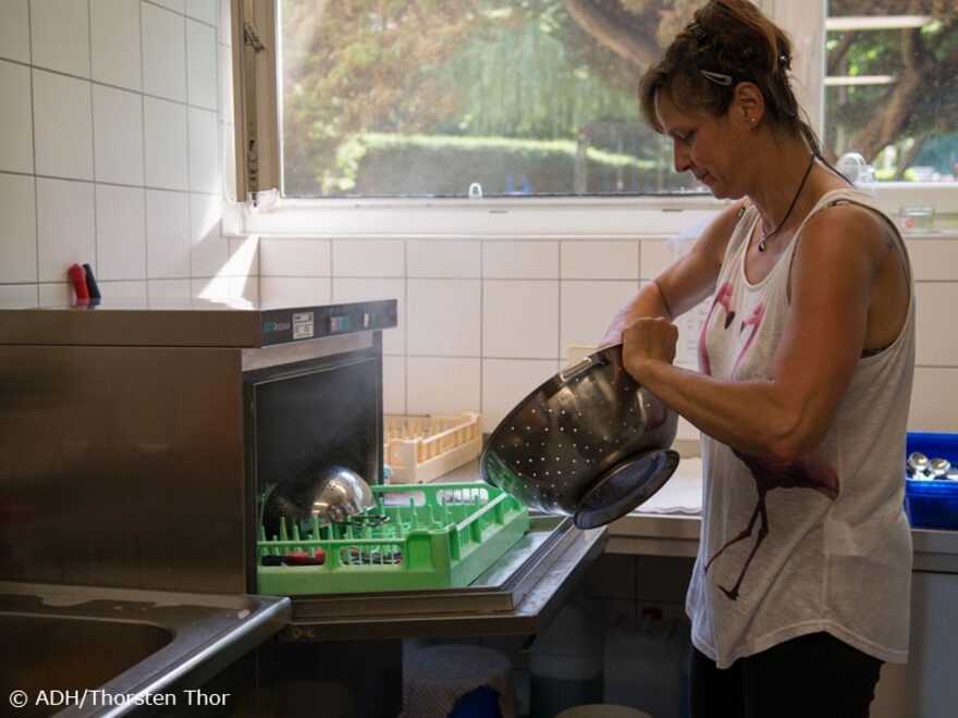 073-bs-hochwasser-okt-73 So etwa die Küche, der Sportraum, die Kinderwerkstatt, die Bibliothek und der Ergotherapieraum