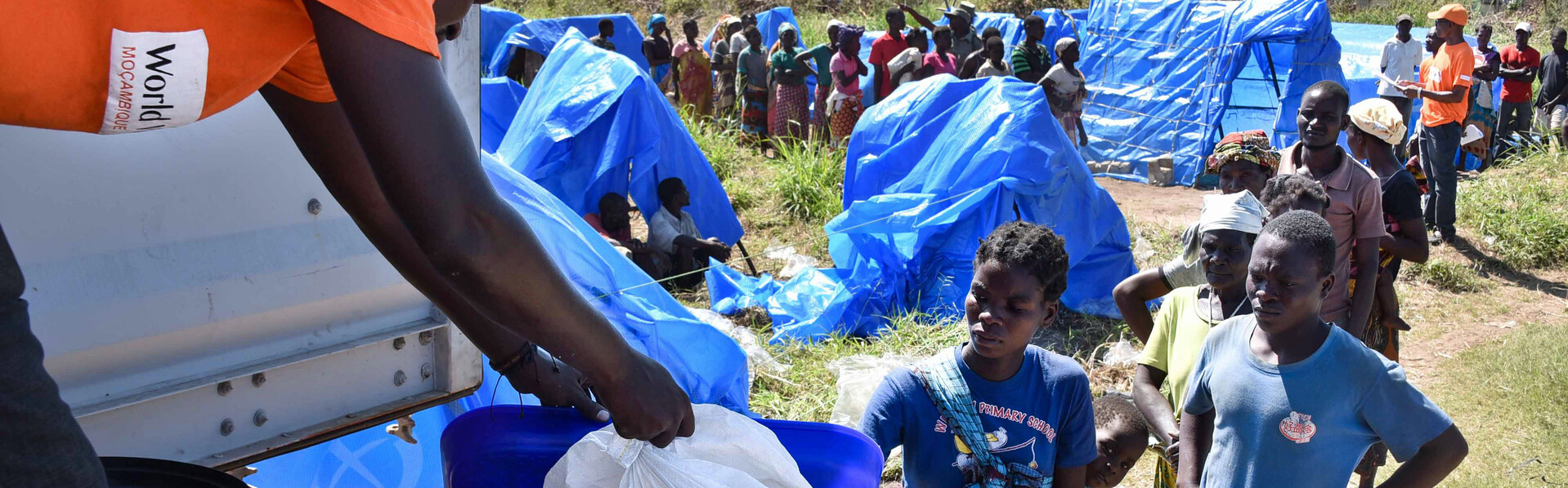 Verteilung in Beira, Mosambik - die Stadt wurde durch Zyklon Idai fast komplett zerstört