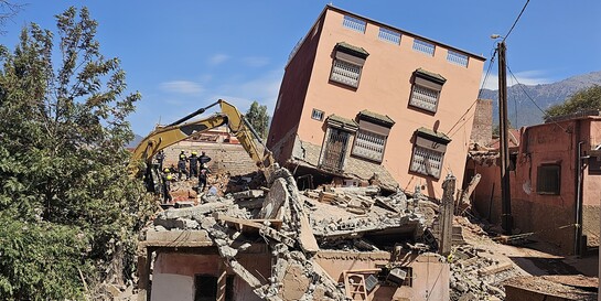 Ein zerstörtes Haus in Marokko