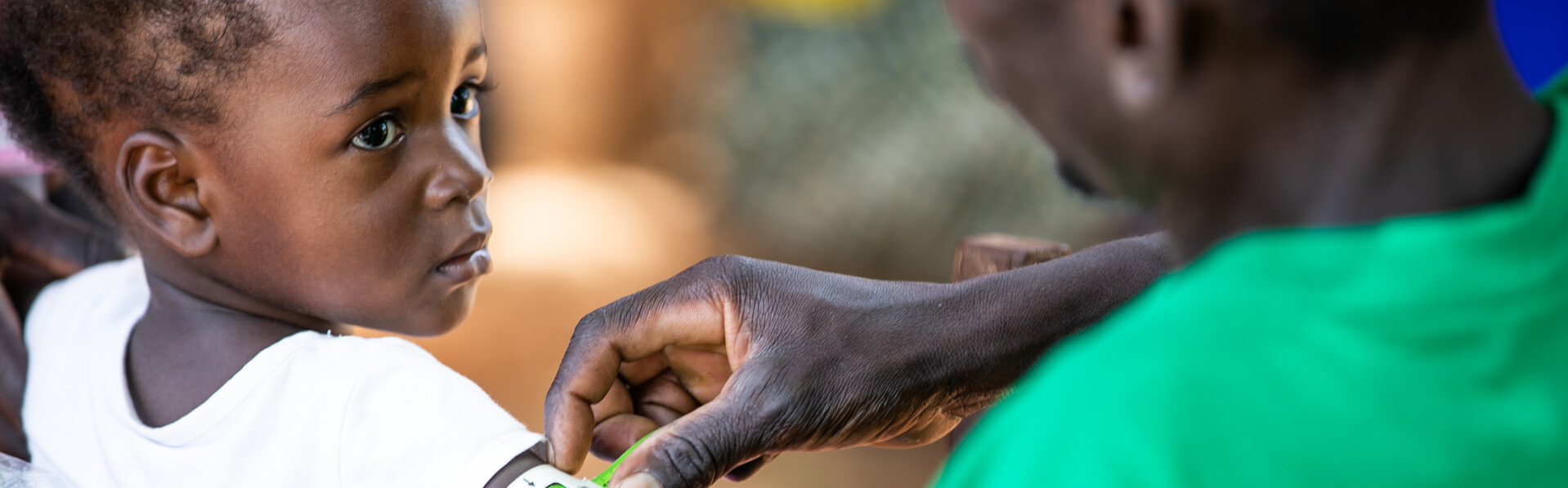 Kinder im afrikanischen Sambia sind oft unterernährt  