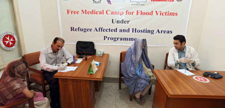 Flut Pakistan: Ärzte in Gesundheitsstation Flut Pakistan: Ärzte in Gesundheitsstation
