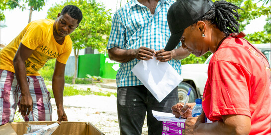 Eine Helferin der Malteser beim Einsatz in Haiti nach dem Erdbeben 2021