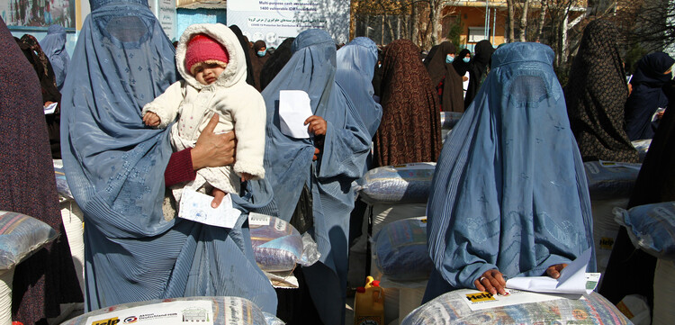 Die Hilfsorganisation Help – Hilfe zur Selbsthilfe setzt sich für Frauen und Mädchen in Afghanistan ein Die Hilfsorganisation Help – Hilfe zur Selbsthilfe setzt sich für Frauen und Mädchen in Afghanistan ein