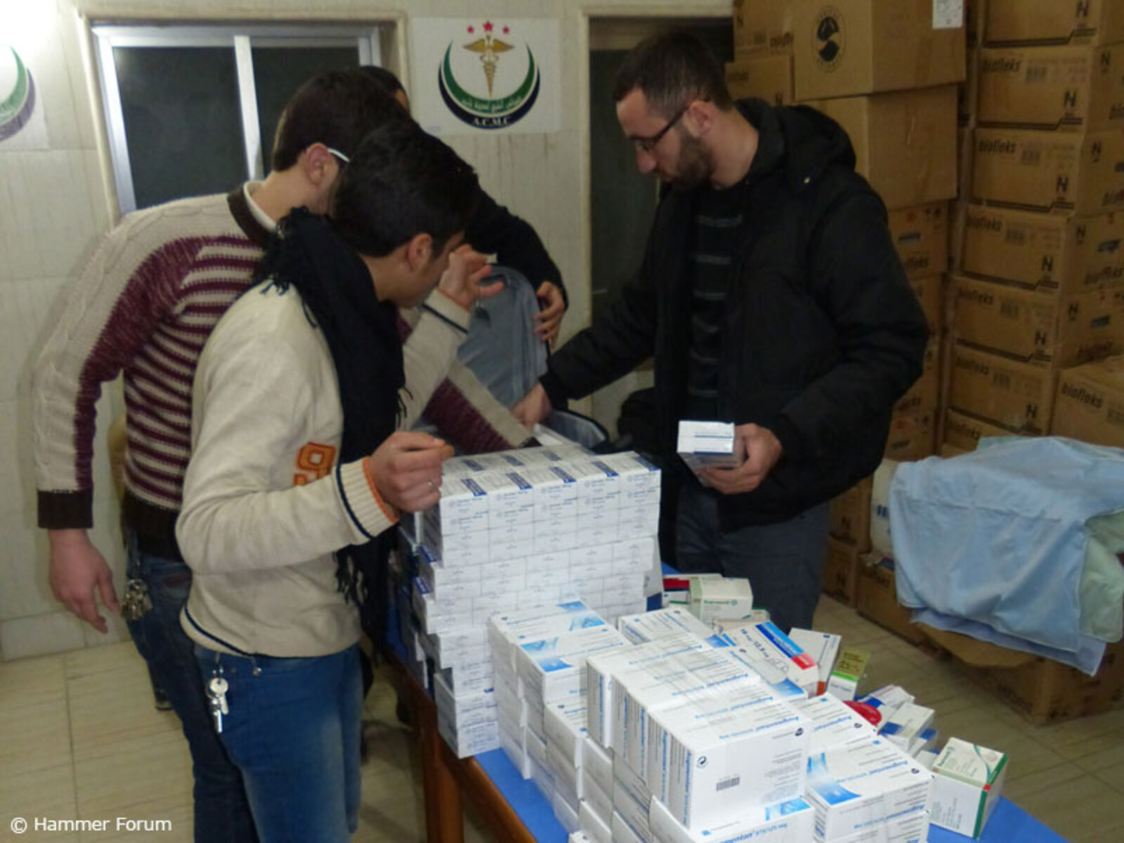 Hilfslieferungen mit Antibiotika, Schmerzmitteln, Infusionen, Verbandsmaterial und therapeutischer Nahrung nach Syrien