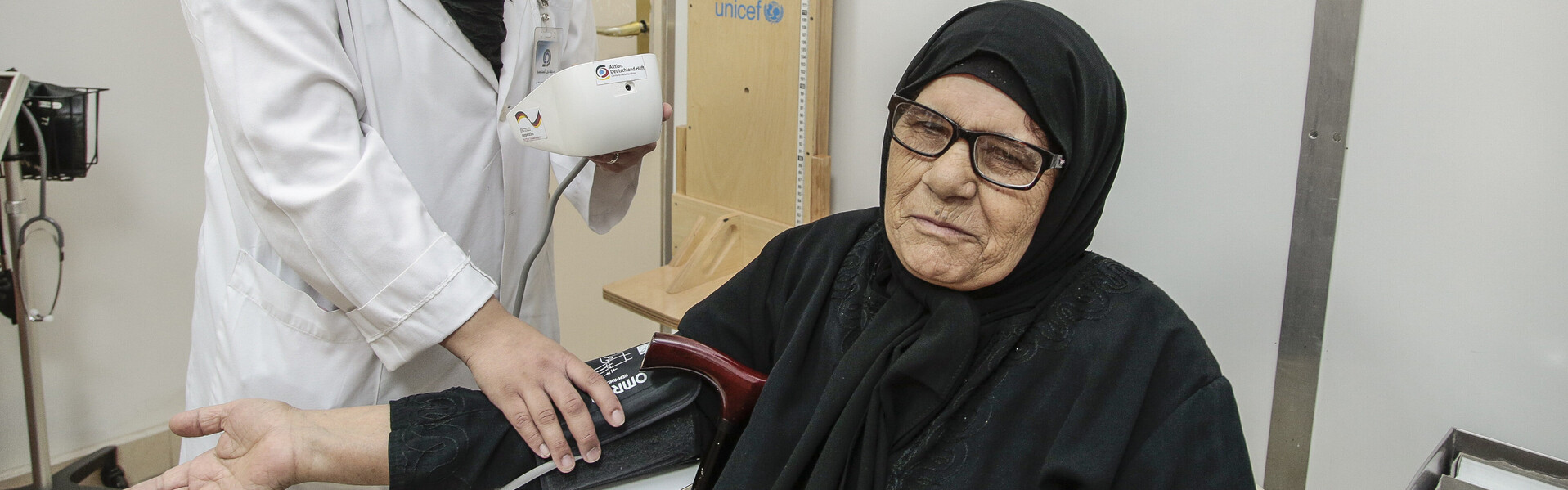 Unsere Bündnisorganisation HelpAge behandelt die schwere Diabetes von Hamda Moukbel Aoude.