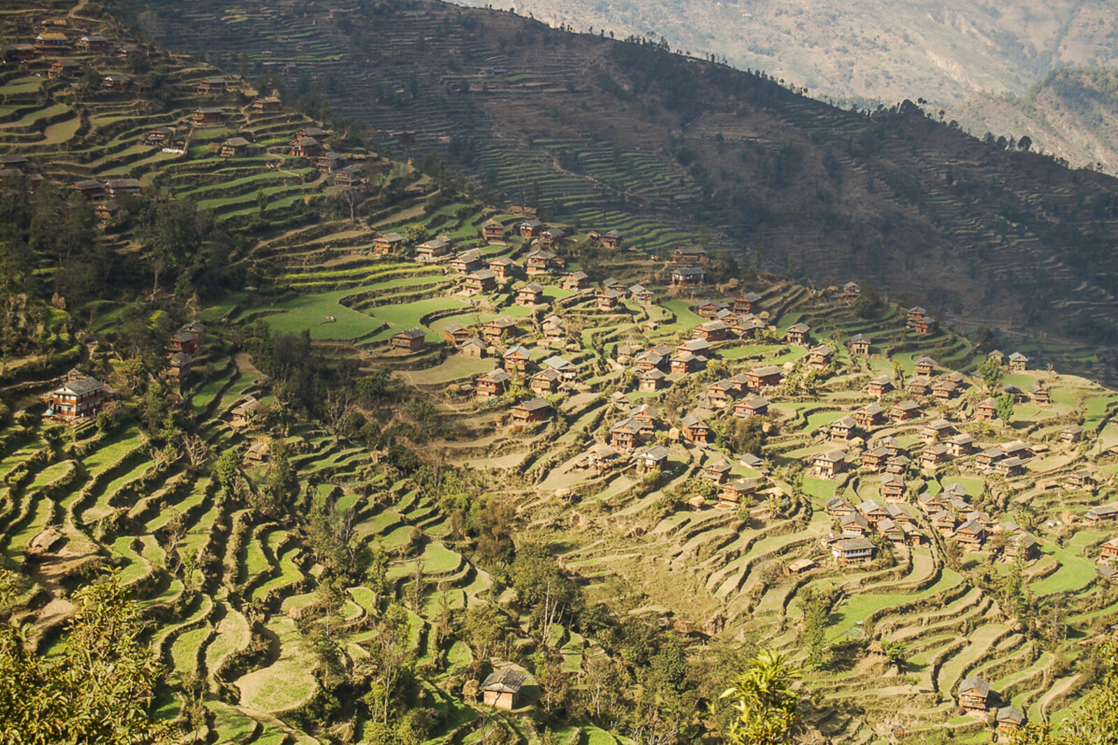 Blick auf ein Bergdorf in Nepal