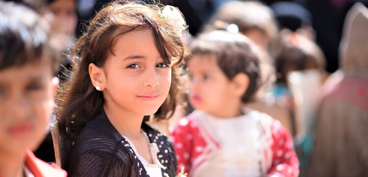 Ein Mädchen in einem Hilfsprojekt unserer Bündnisorganisation arche noVa im Jemen