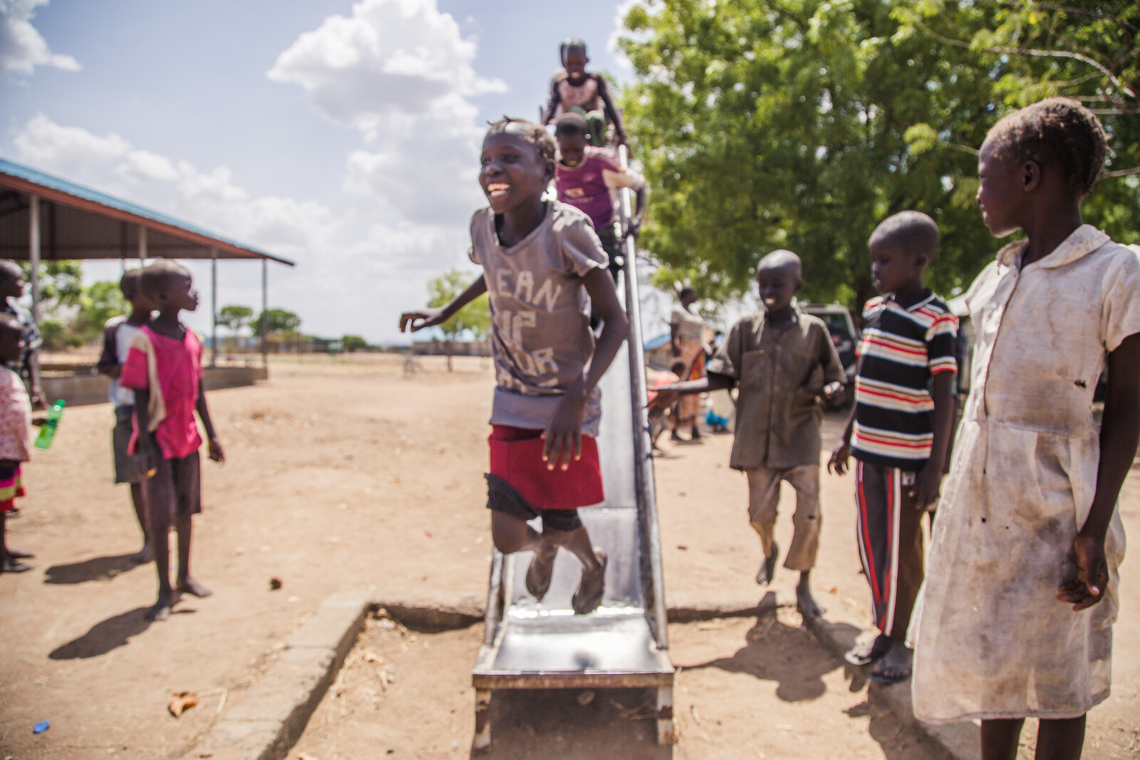 Spielende Kinder im Südsudan