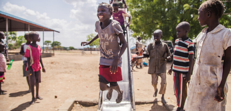 Spielende Kinder im Südsudan Spielende Kinder im Südsudan