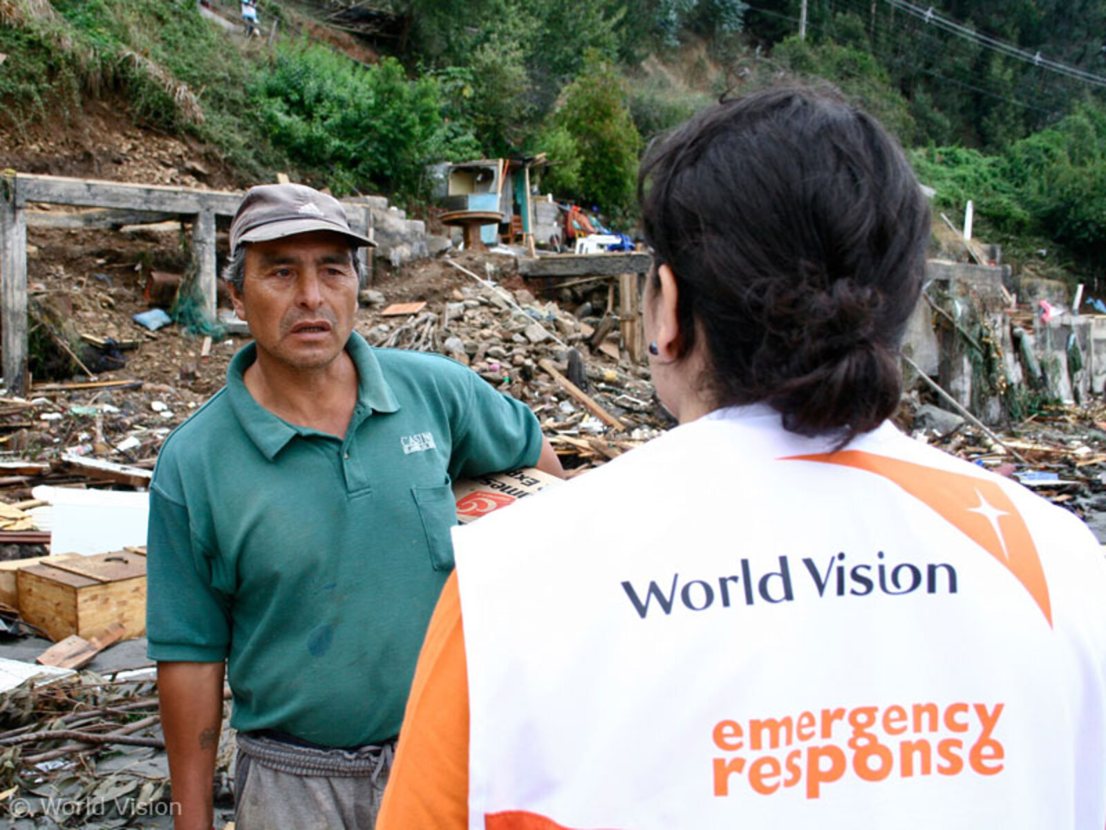 003-800-who-we-are-3 To further optimise their previously successful work, the participating organisations bring together their many years of experience in humanitarian aid abroad.